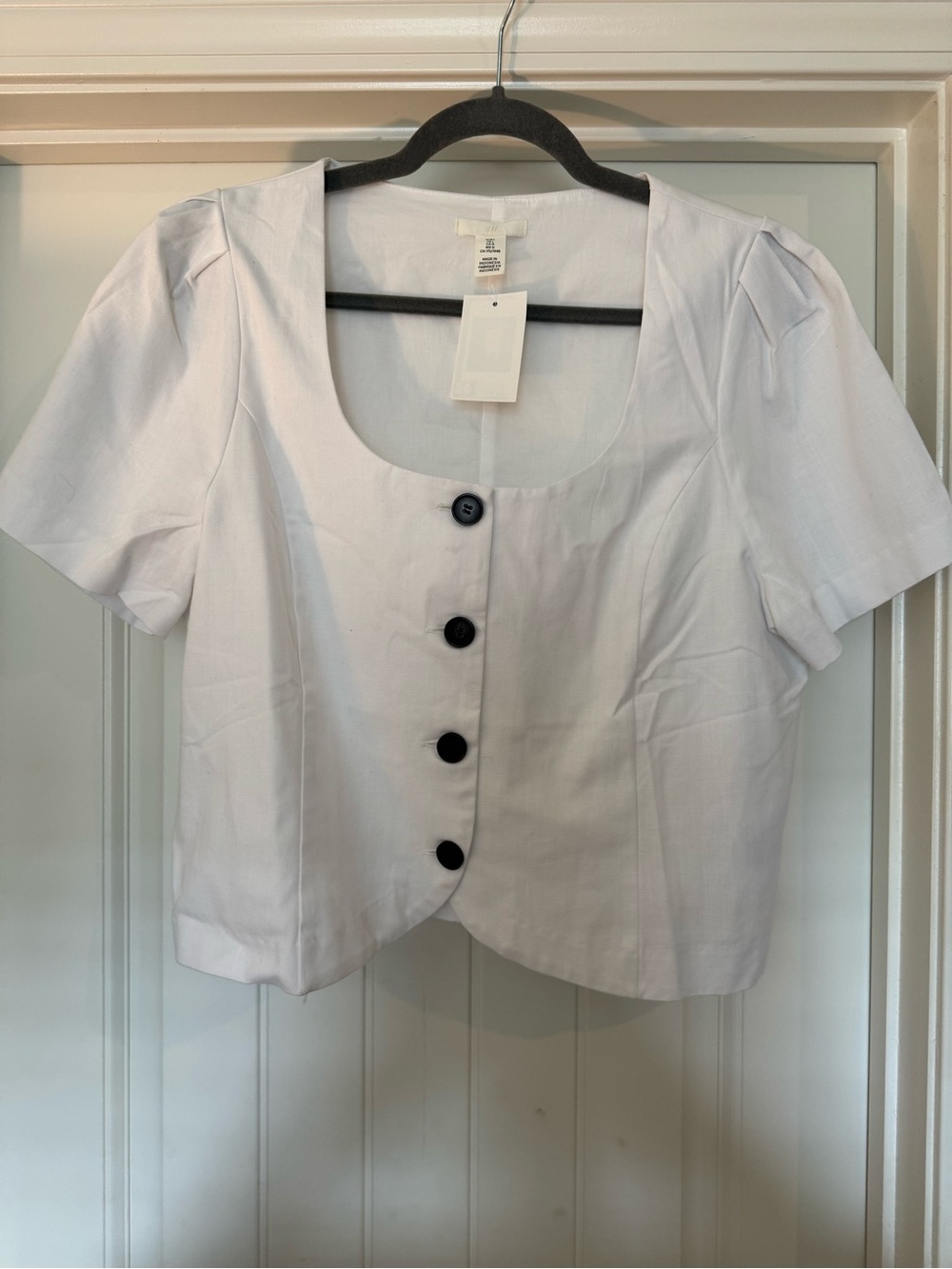 H&M White Short-Sleeve Button-Front Crop Blouse